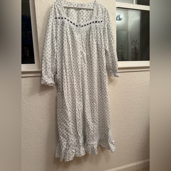 Eileen West Ballet Night Gown Long Sleeve 100% Cotton, Lace with velvet ribbon - Picture 3 of 15